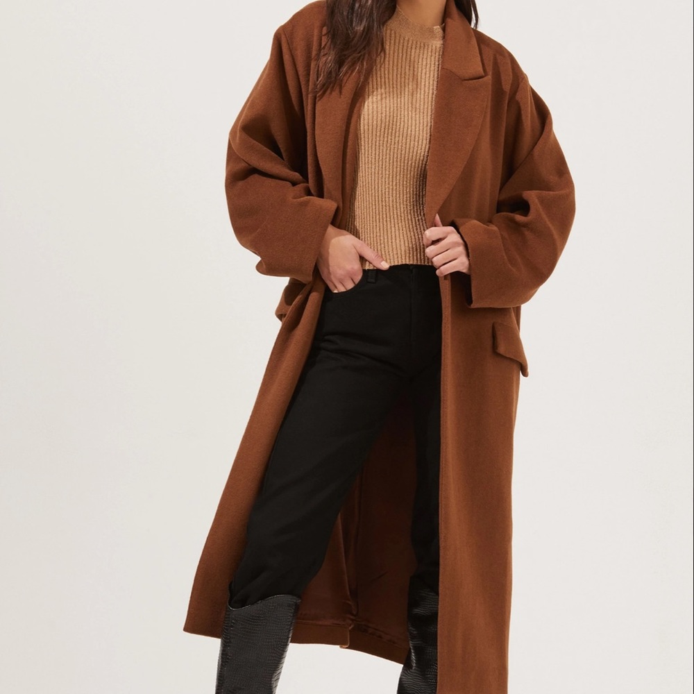 ASTR THE LABEL caramel oversized coat